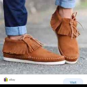 MINNETONKA Suede Fringed Moccasins w/Hard sole, 11